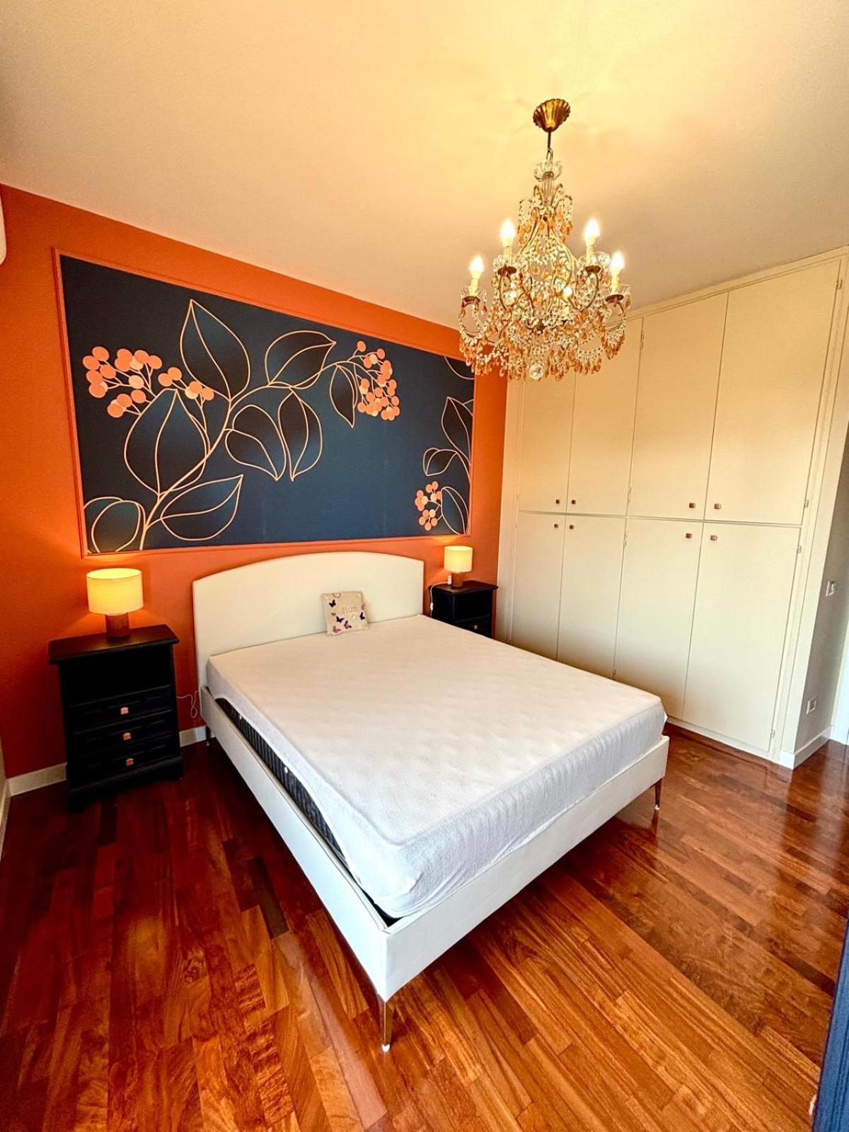 Stylish Spacious 3-bedroom Apartment, Open-space Kitchen, 3 Balconies! *